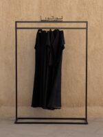 استاند الضيوف للعبايات (تخصيص) _مدة التنفيذ(7-10أيام)